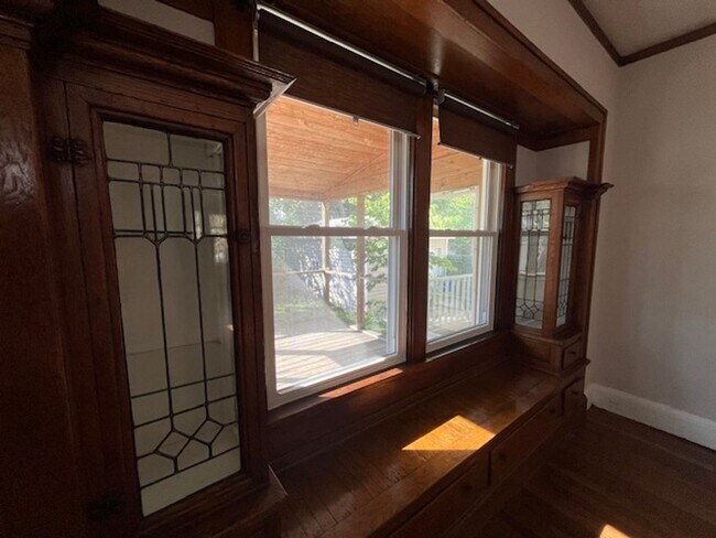 Building Photo - Charming 3-Bedroom Home in the Heart of Cl...