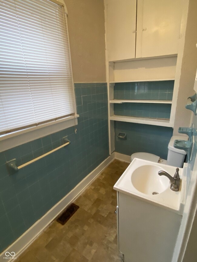 Building Photo - 2838 Boulevard Pl