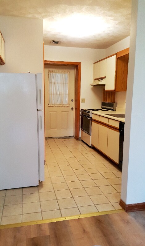 Building Photo - 92 Fellsmere Rd