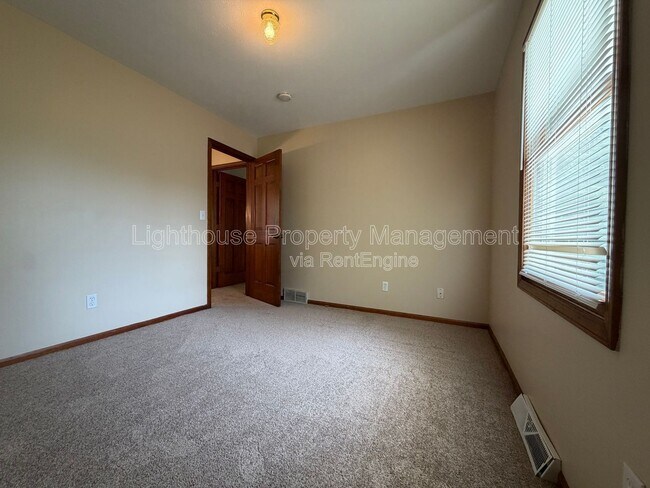 Building Photo - 3696 Senna Dr NE