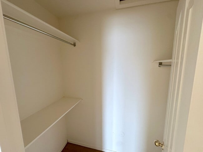 Building Photo - Northeast El Paso 3 Bed Refrig A/C