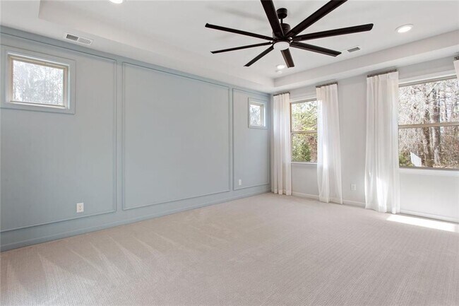 Building Photo - 7595 Tiberon Pkwy