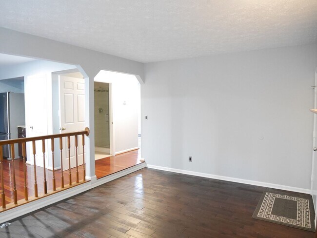 Building Photo - 13706 Primrose Ct