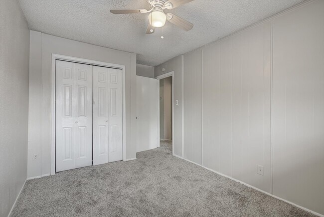 Building Photo - 5825 W Tidwell Rd