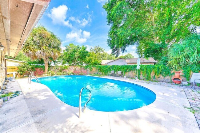 Building Photo - 3471 14th Ave N