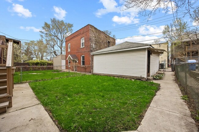 Building Photo - 6337 S Saint Lawrence Ave