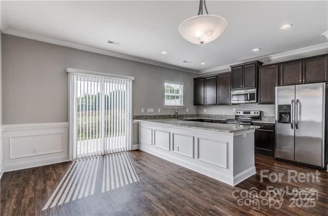 Building Photo - 364 Halton Crossing Dr SW