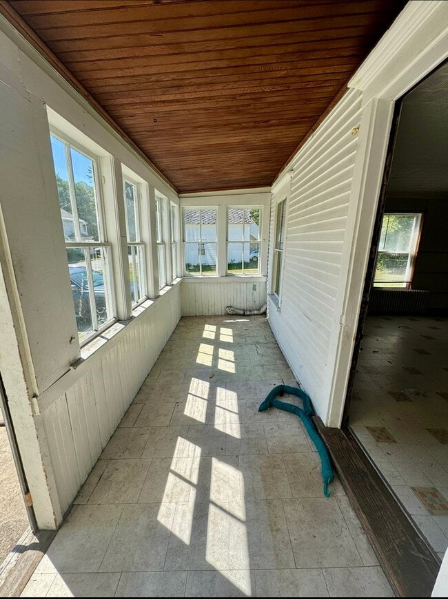 Building Photo - 12 Belding St