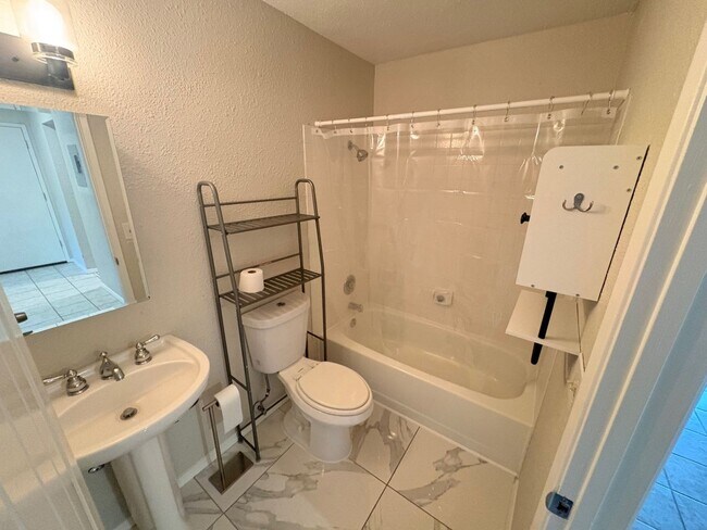 Building Photo - 3895 E Leonesio Dr