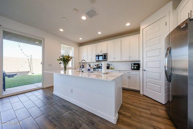 Building Photo - 8334 E Paloma Ave