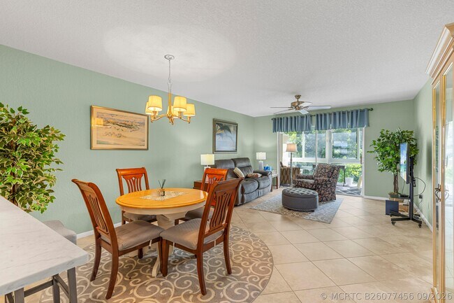 Building Photo - 7797 Golf Cir Dr