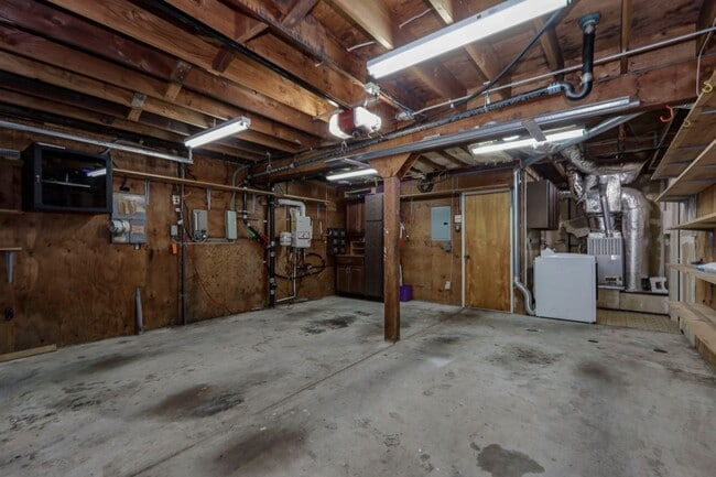 Building Photo - 1645 15th Ave