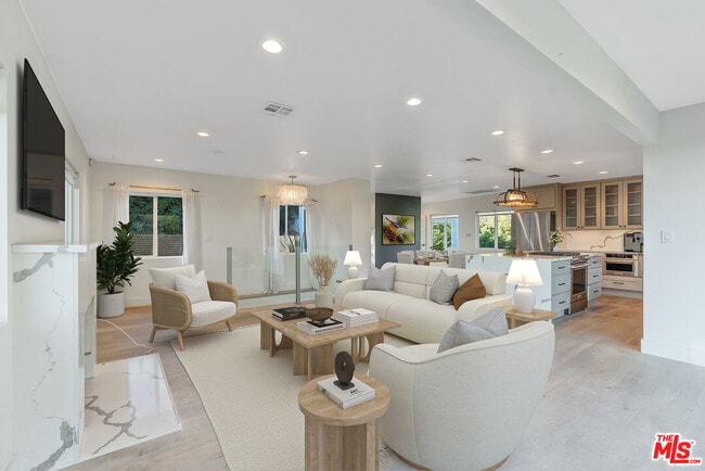 Building Photo - 2370 San Marco Dr