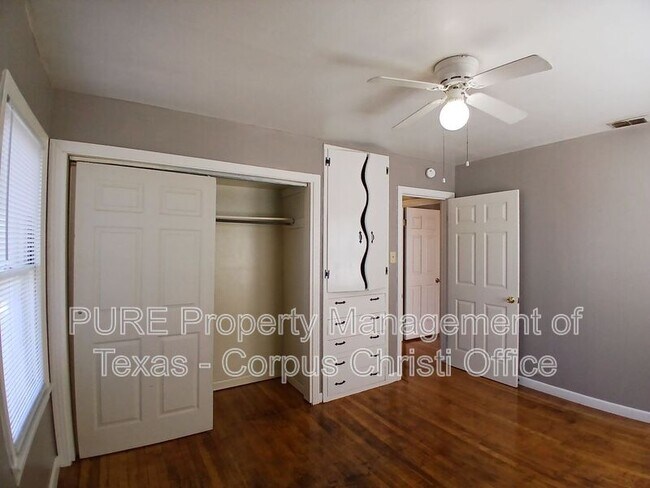 Building Photo - 4906 Kasper St