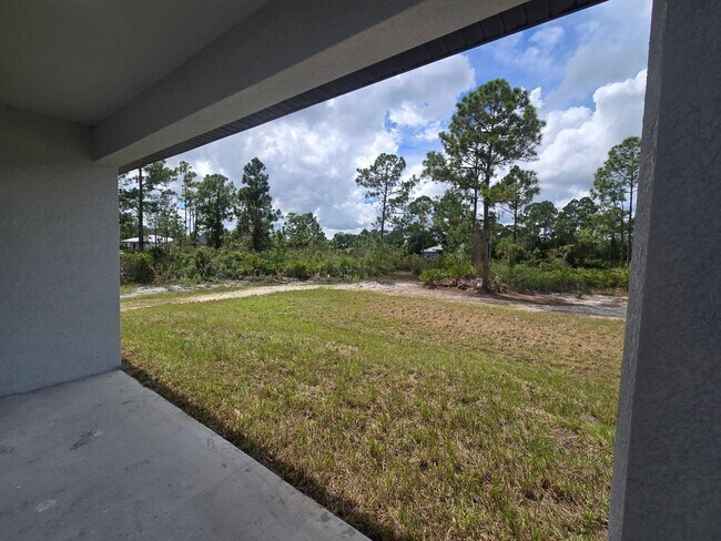 Building Photo - Brand New 2/2/1-South Lehigh Acres
