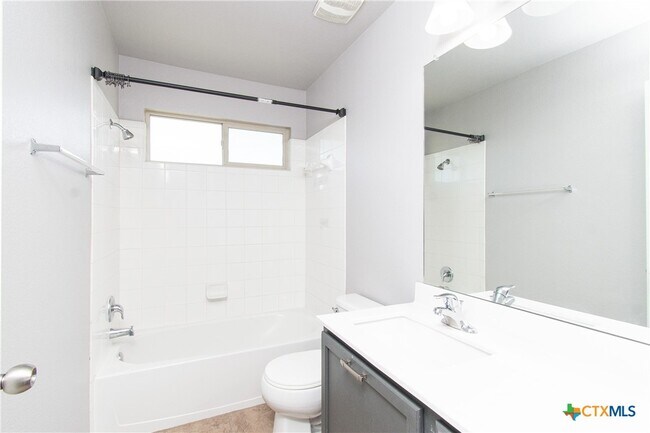 Building Photo - 6601 Clear Brook Dr