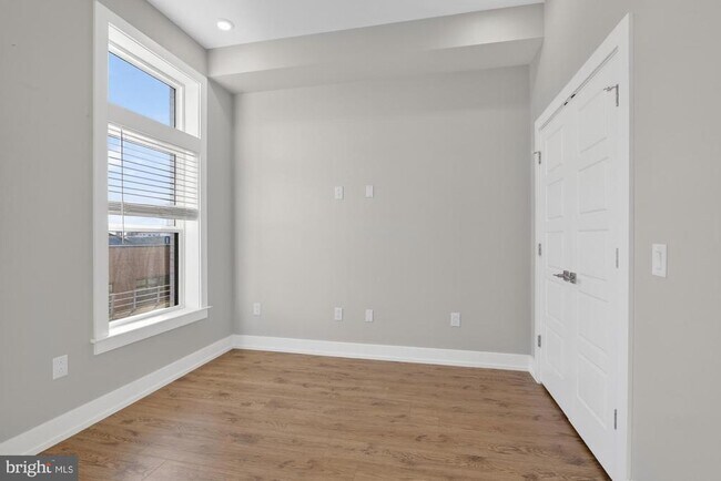 Building Photo - 2034 N Front St