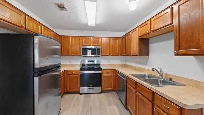 Building Photo - 9747 Gulfstream