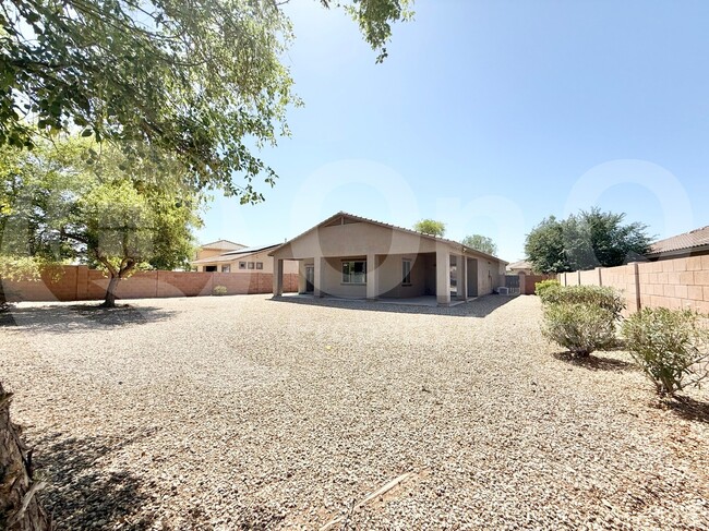 Building Photo - 2474 E Dulcinea Trail