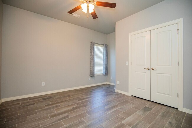 Building Photo - ***750 Fontana Street***