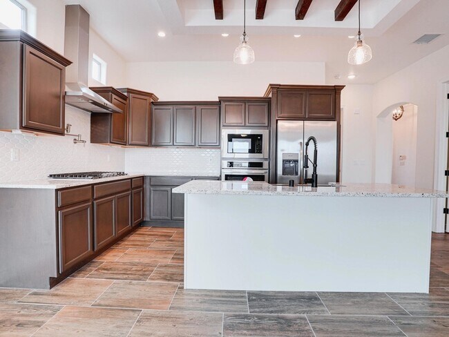 Building Photo - 392 Frodsham St