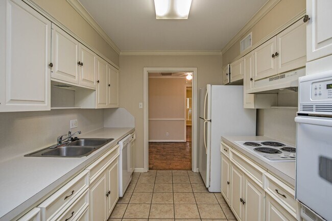 Building Photo - Colony Park Dr 3712/3714