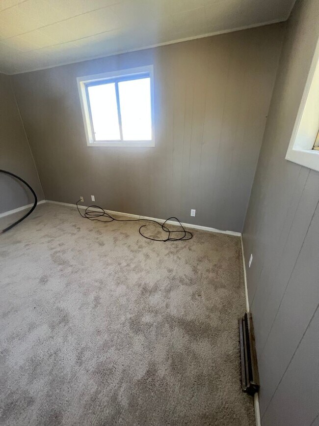 Building Photo - 3 Bedroom One Bath House in Bissell Hills ...