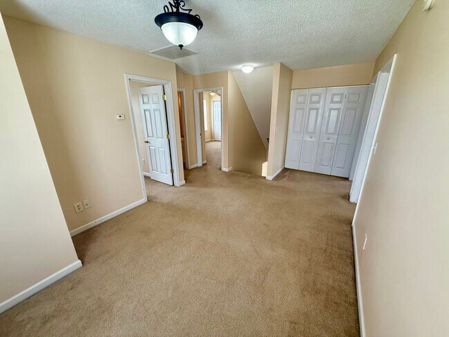 Building Photo - Coming Soon in Hunter's Crossing!