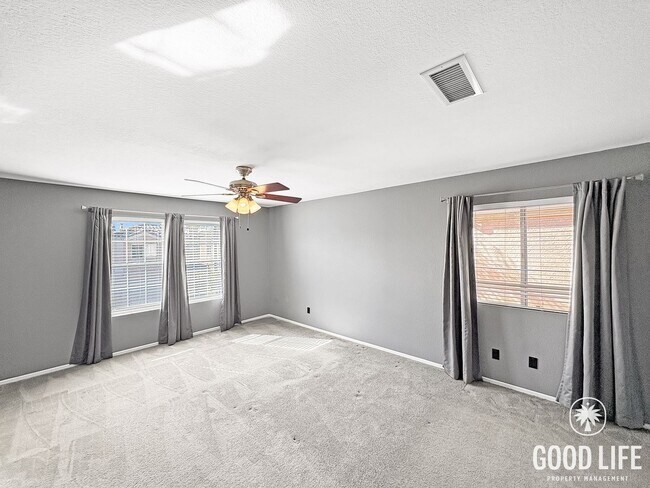 Building Photo - Spacious 4BR Home in Central Mira Mesa