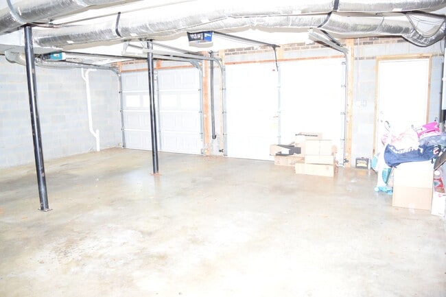 Building Photo - Spacious 3-Bedroom, 3-Bath Home with Bonus Room in a Quiet Neighborhood! NO PETS