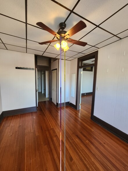 Building Photo - 321 N Main St