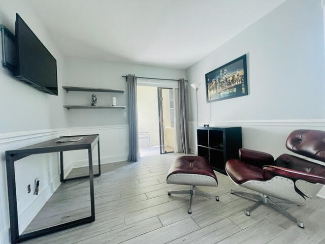 Building Photo - 5571 Courtyard Dr