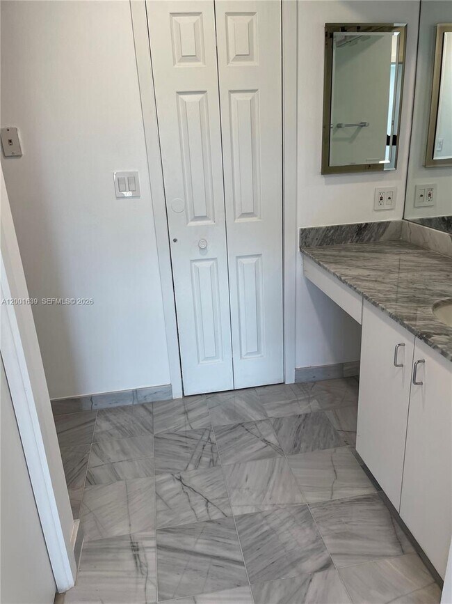 Building Photo - 255 Galen Dr