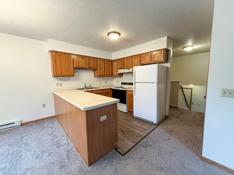 Building Photo - 2820 Edgewood Dr