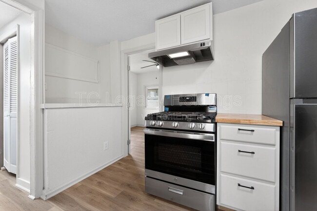 Building Photo - 2008 Pride Ave