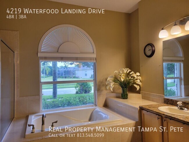Building Photo - ***LUXURY LUTZ HOME