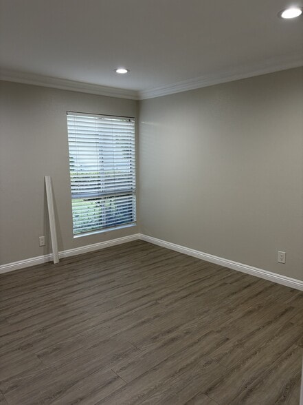 Building Photo - 838 Coriander Dr