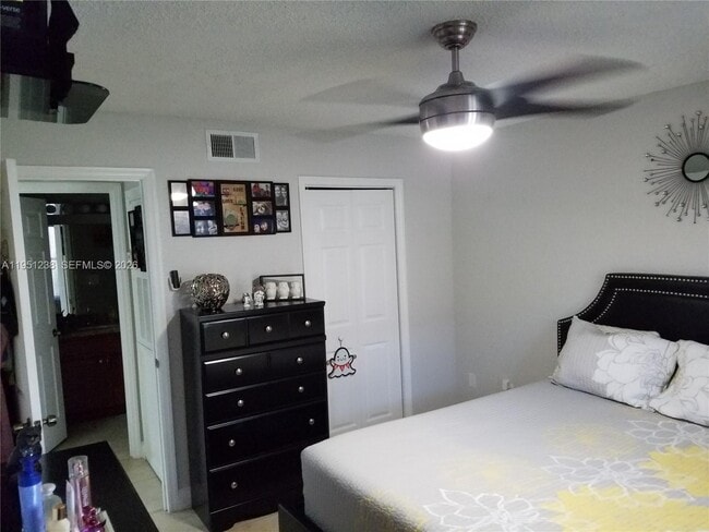 Building Photo - 15570 SW 105th Ln