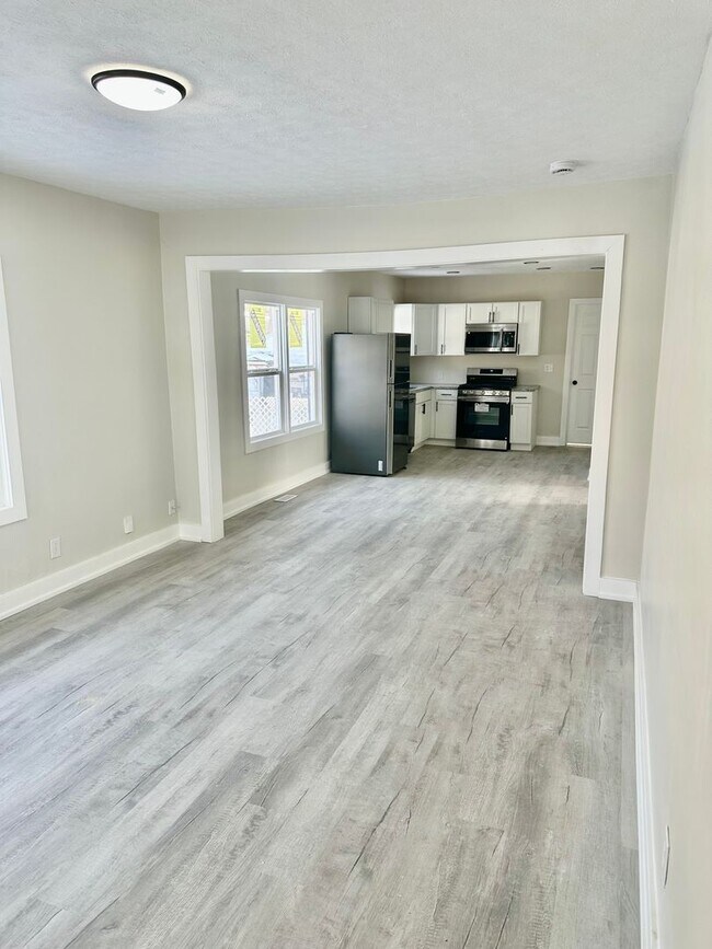 Building Photo - Charming Completely Remodeled Home!