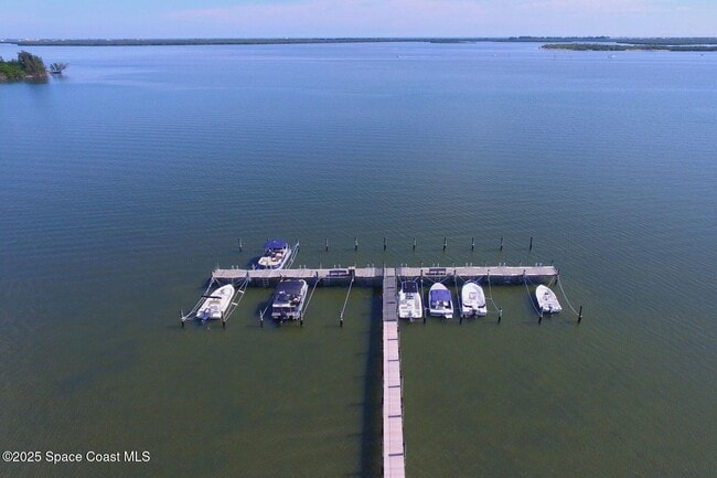 Building Photo - 6165 S Mirror Lake Dr