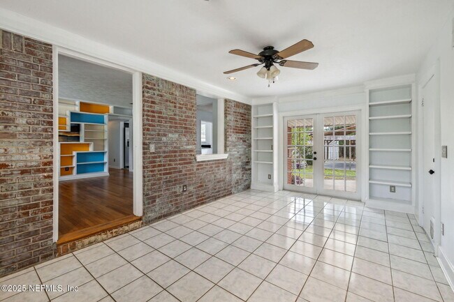 Building Photo - 8056 Catawba Dr