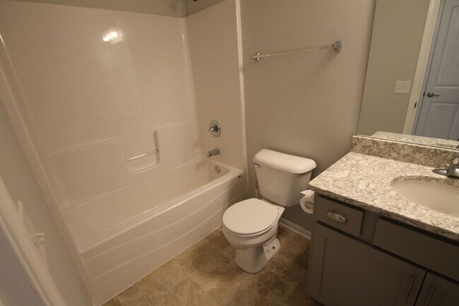 Building Photo - Fall Move In Special!!!  1/2 Off 1st Month...