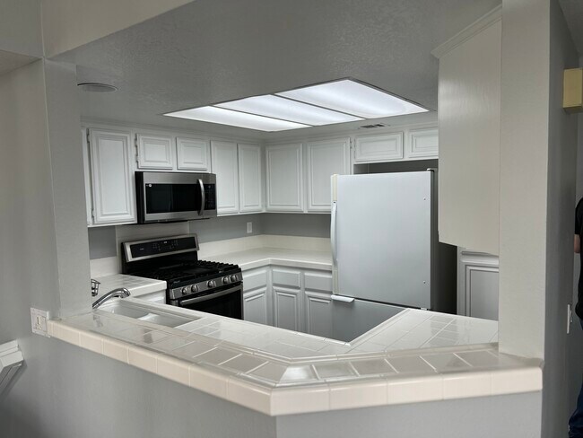 Kitchen - 940 N Turner Ave