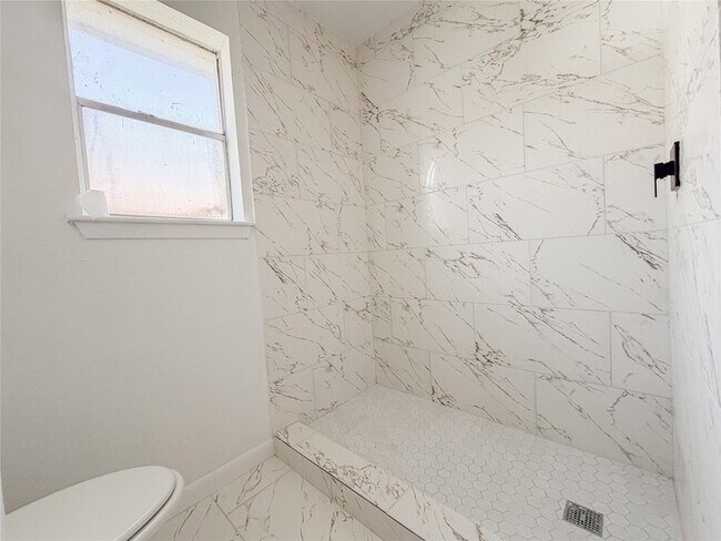 Building Photo - 12779 Enchanted Path Dr
