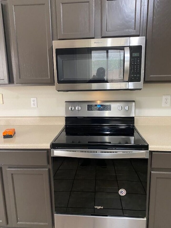 Building Photo - $2,350 3 Bedroom Gilbert 85296 Home For Le...