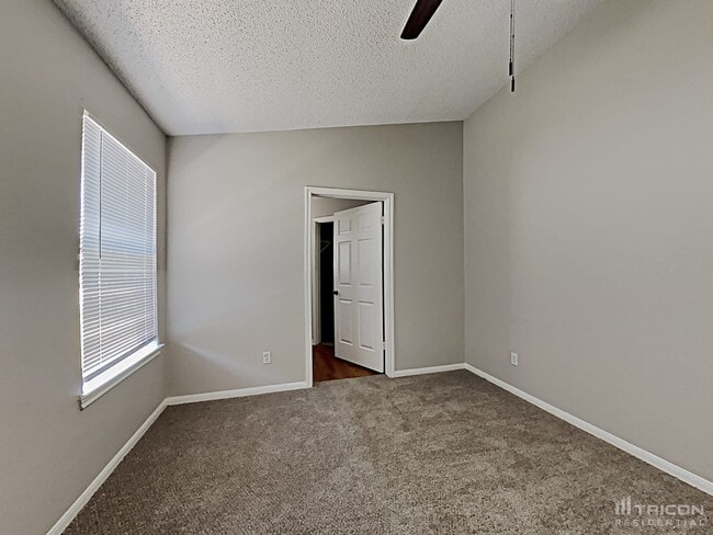 Building Photo - 3139 Boynton Dr
