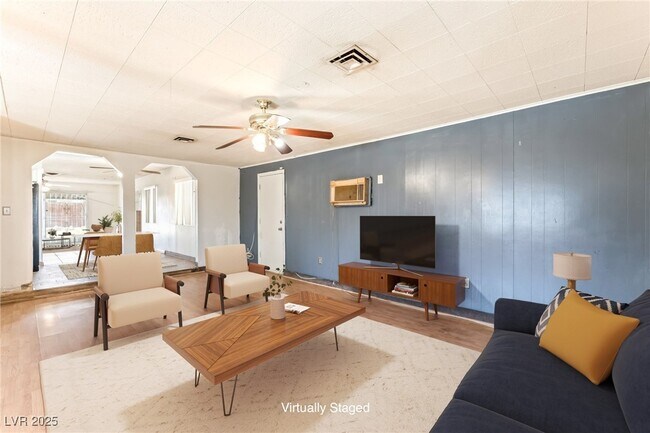 Building Photo - 5809 Pebble Beach Blvd