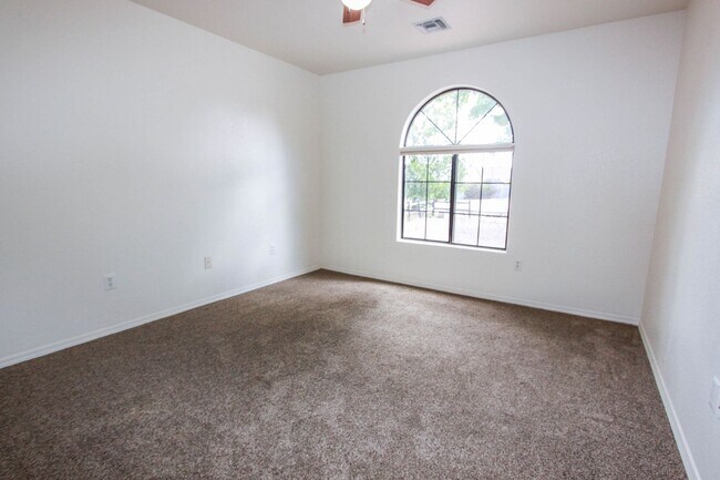 Building Photo - 3584 N Etheridge Dr