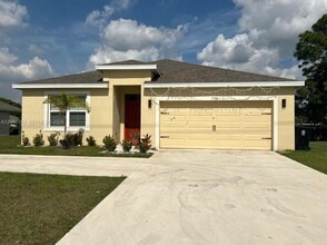 Building Photo - 798 NW Bayshore Blvd
