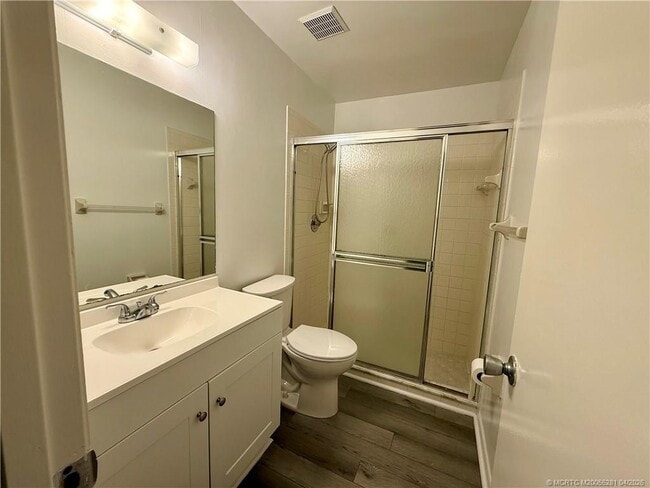 Building Photo - 8005 SE Villa Cir